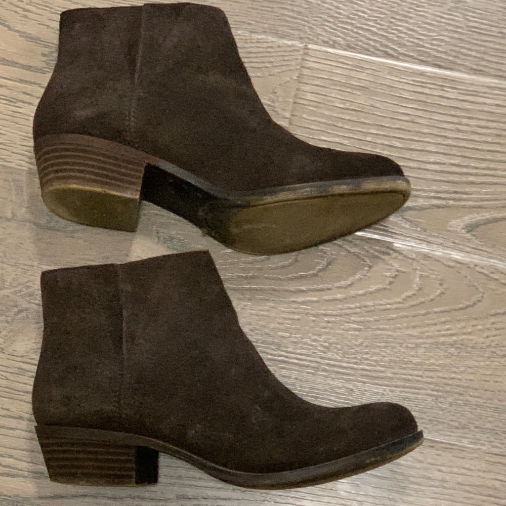 Lucky brand Sz 6.5 Brown Suede Ankle Boots